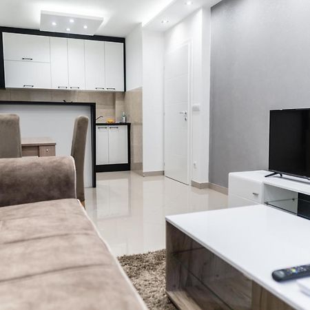 Bella Apartmani Ягодина Екстериор снимка