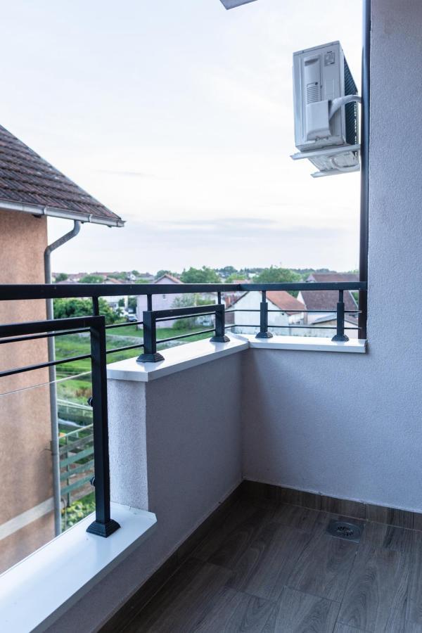 Bella Apartmani Ягодина Екстериор снимка