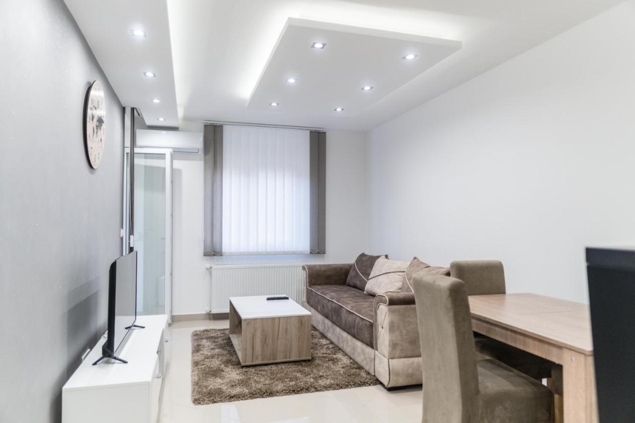 Bella Apartmani Ягодина Екстериор снимка